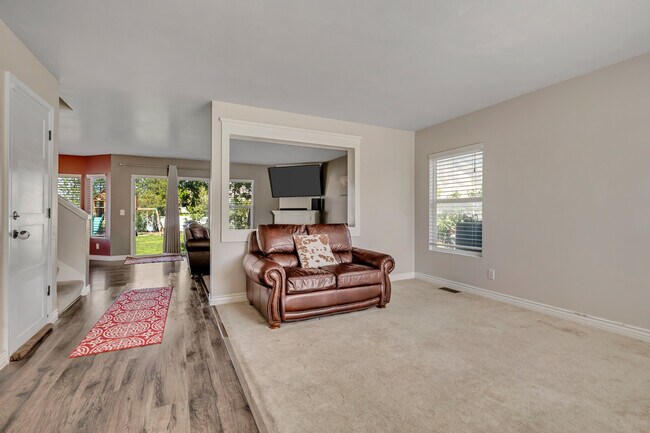 Building Photo - 6790 Greenfield Ln