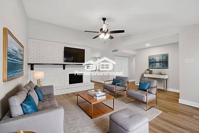 Building Photo - Completely Refreshed and ready for Move IN