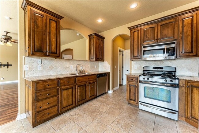 Building Photo - 126 S Angus Ln