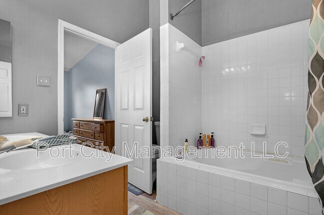 Building Photo - 9219 Christ Ct