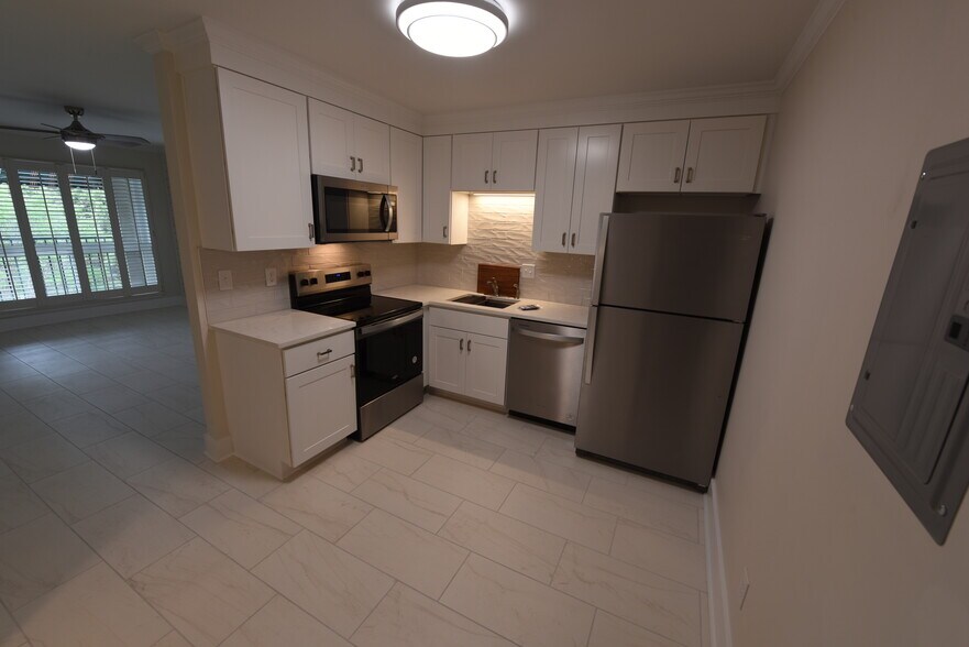 Building Photo - 57 Hanover Cir