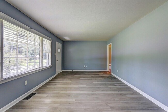 Building Photo - 970 Oglethorpe Ave