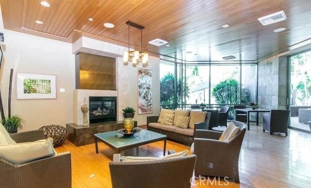 Building Photo - 2536 Nolita