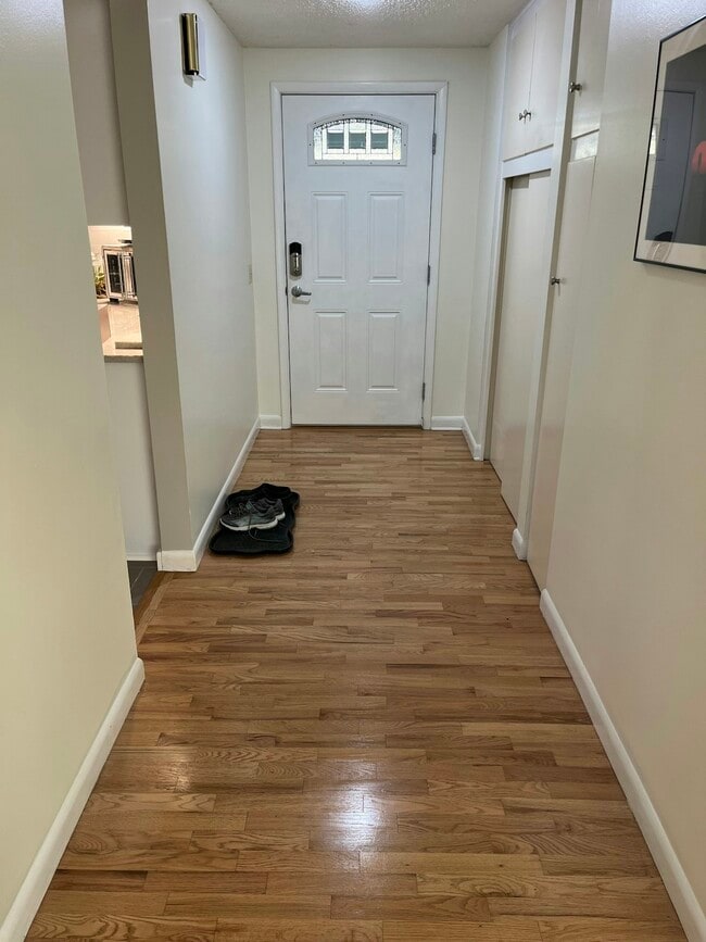 Building Photo - 1457 Ranchwood Dr