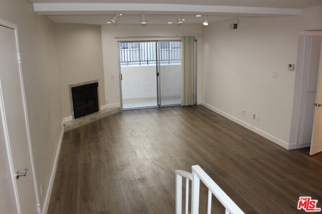 Building Photo - 1515 S Beverly Dr