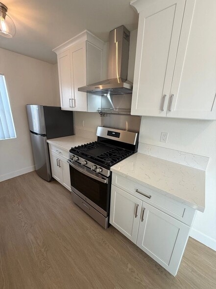 Building Photo - 3900 W 1st St