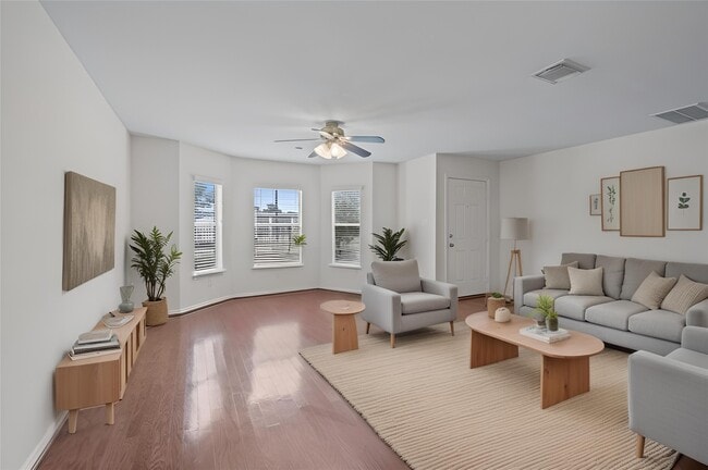 Building Photo - 1719 Redwing Pines Dr