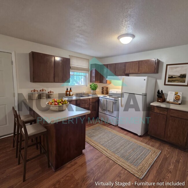 Building Photo - 2559 Green Oaks Ct SE