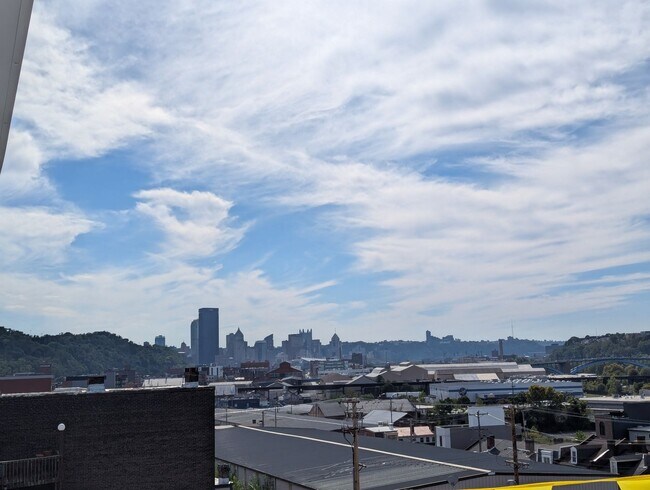 Building Photo - 2 Bedroom 2 Bathroom Condo at the Lawrence...