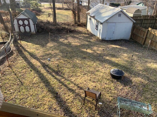 Building Photo - Spacious 2 bed/3 bath Home near Switchyard Park!