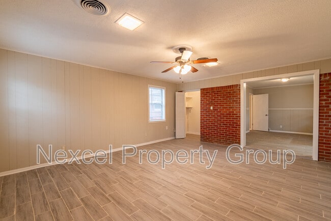 Building Photo - 5121 Ginger Cir