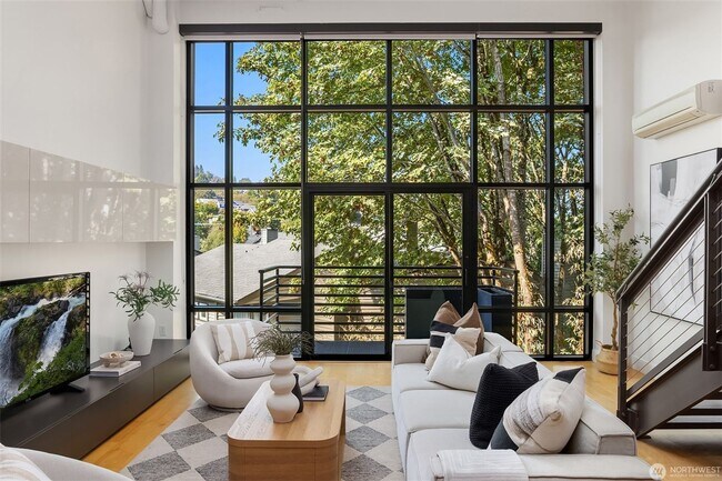 Building Photo - 1Bd/1.5Ba Seattle Condo