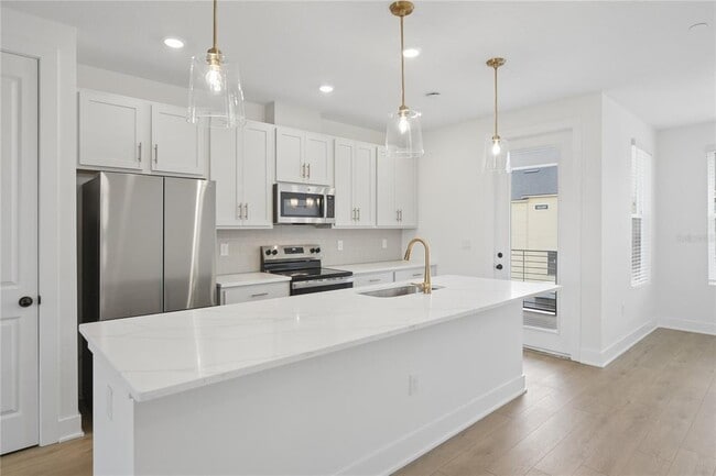 Building Photo - 15219 Hamlin Pk Dr