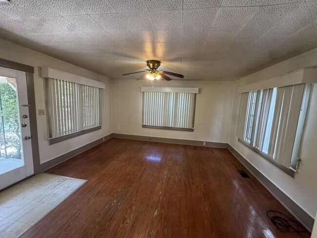 Building Photo - 4025 SW 20th Dr