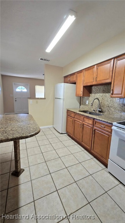 Building Photo - 117 Sparrow Ave