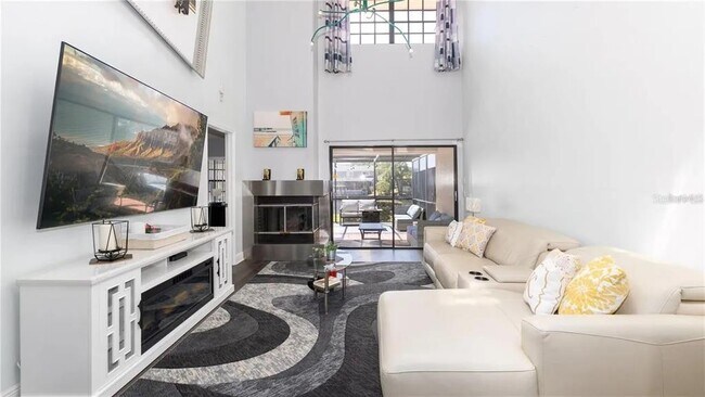 Building Photo - 10438 St Tropez Pl