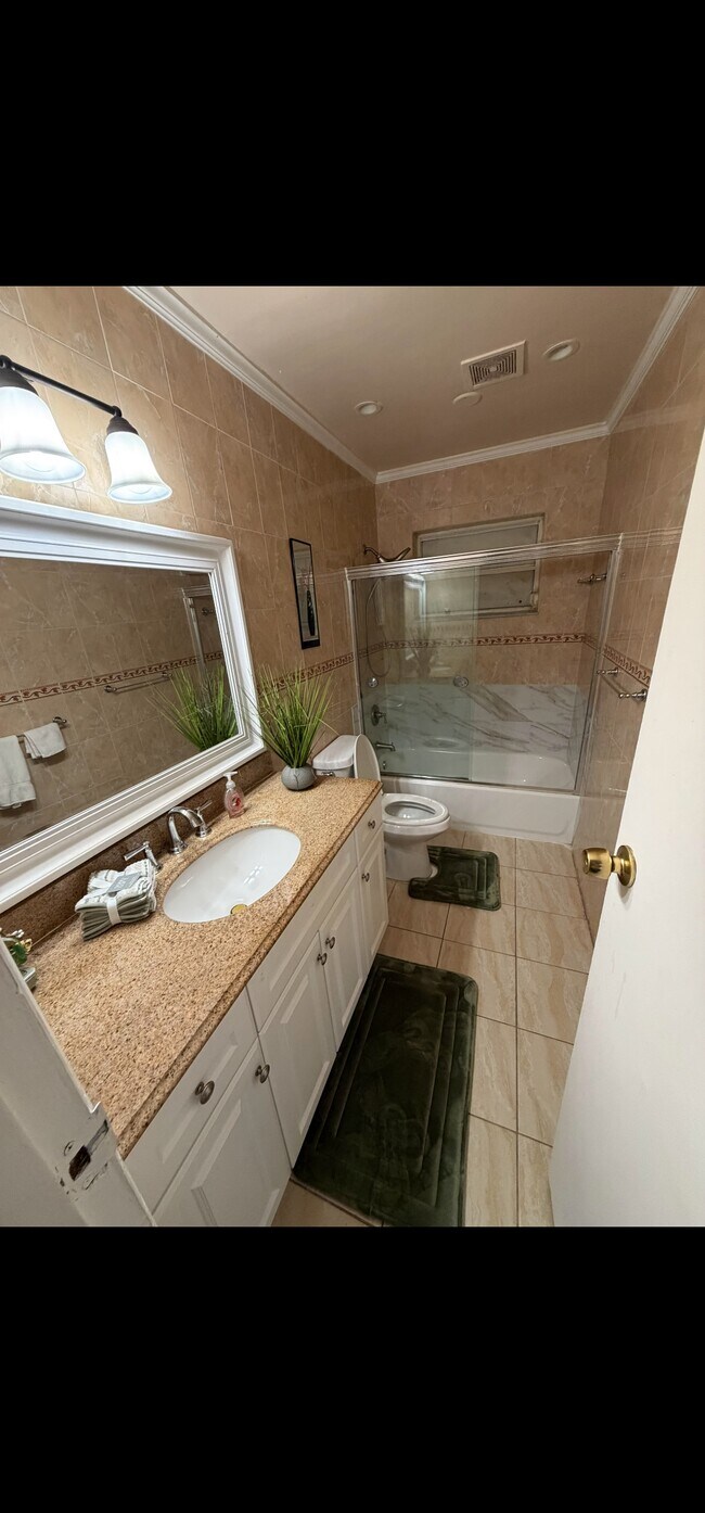 Building Photo - 1041 NW 196th Terrace