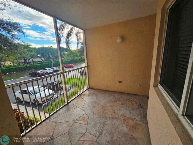 Building Photo - 9537 Weldon Cir