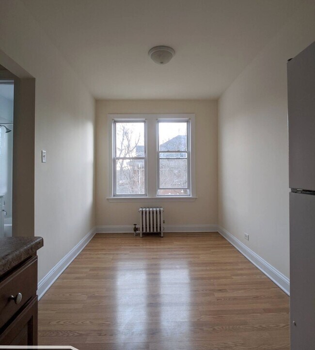 Building Photo - 2600 N Kimball Ave