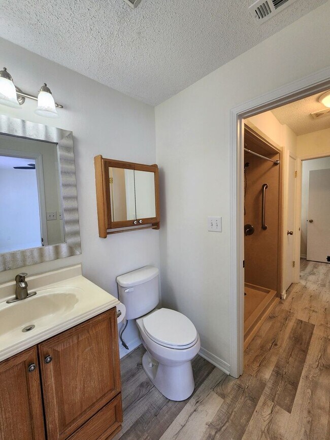 Building Photo - Gulf Shores 2/1.5 condo at Country Club Village
