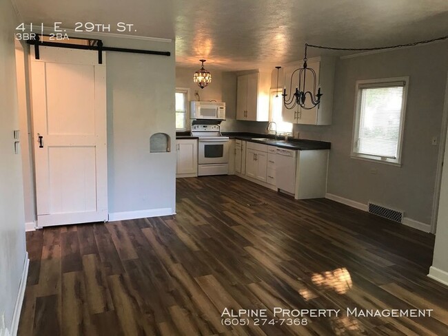Building Photo - 3 Bed/2 Bath Home Near McKennan Park!