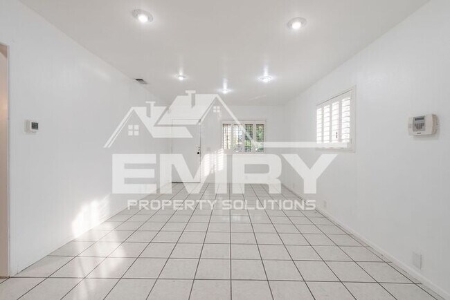 Building Photo - 3 Bedroom 1 Bathroom House for Rent Fishburn Ave Bell CA