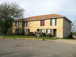 Building Photo - 3832 Coates Cir
