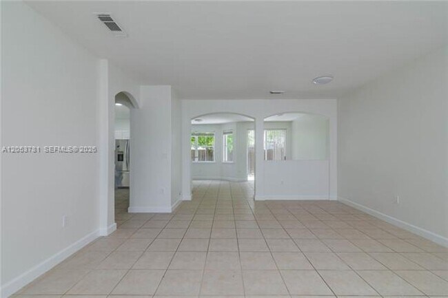 Building Photo - 3126 NW 101st Ct