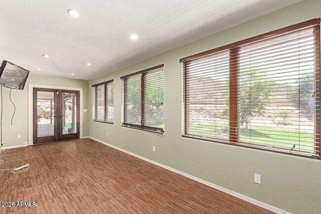 Building Photo - 239 E Aster Dr