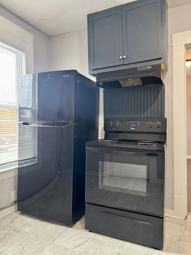 Building Photo - 3805 Alton Park Blvd