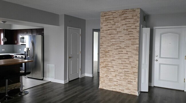 Building Photo - 635 Perrie Dr