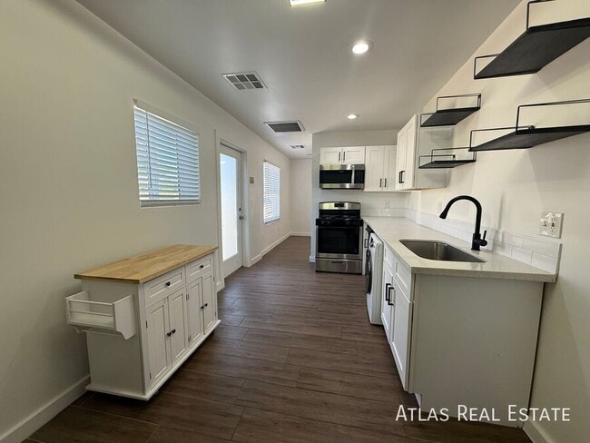 Building Photo - 1606 W Taylor St