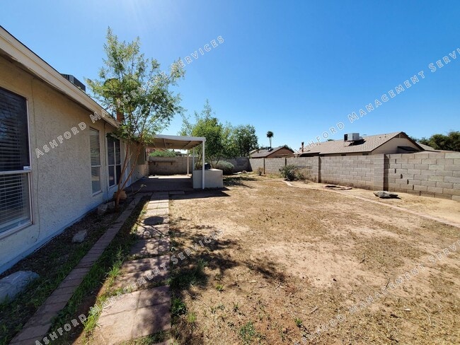 Building Photo - 3 BEDROOM 2 BATH IN HEART OF CHANDLER WITH...