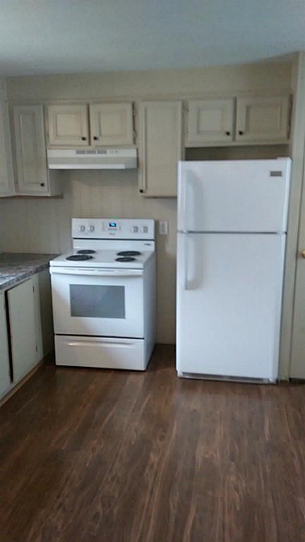 Building Photo - 23724 Longenbaugh Rd