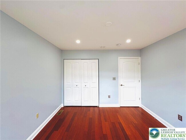 Building Photo - 6945 Hunt Dr
