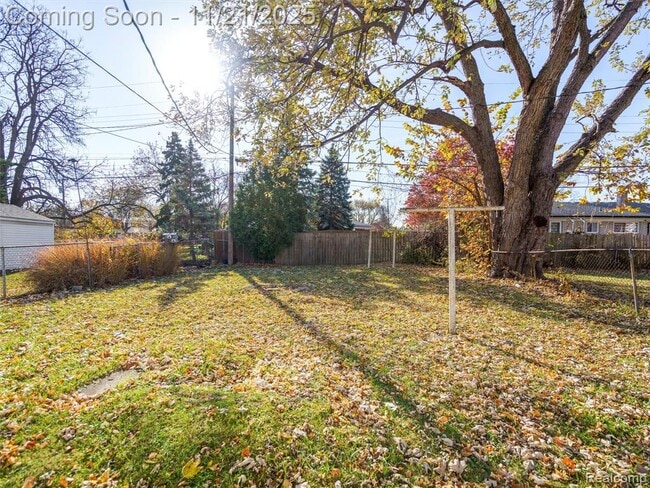 Building Photo - 1320 E Goulson Ave