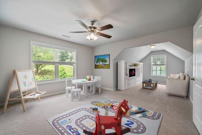 Building Photo - 3687 Vine Spgs