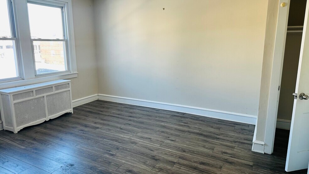 Building Photo - 4442 Overbrook Ave