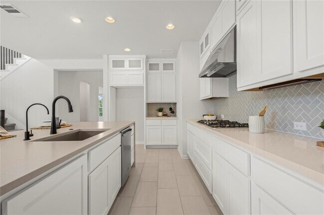 Building Photo - 1128 Villa Rialto View