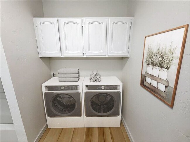 Building Photo - Davidson Triplex