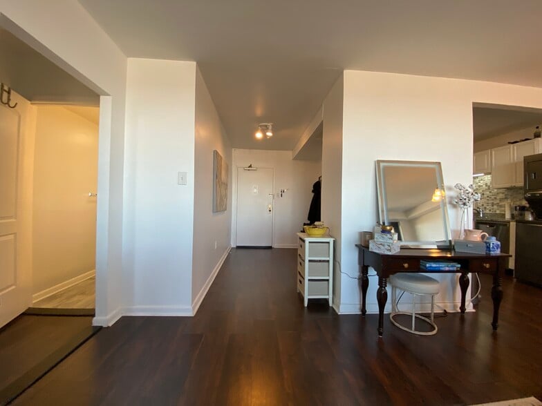 Hallway - 3701 S George Mason Dr