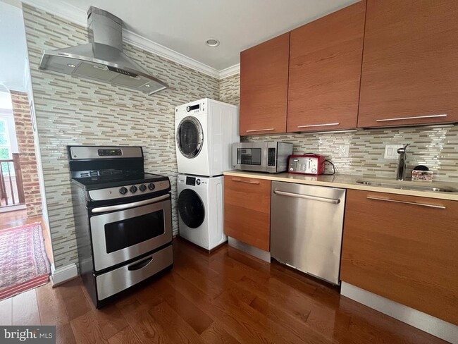 Building Photo - 109 S Columbus St