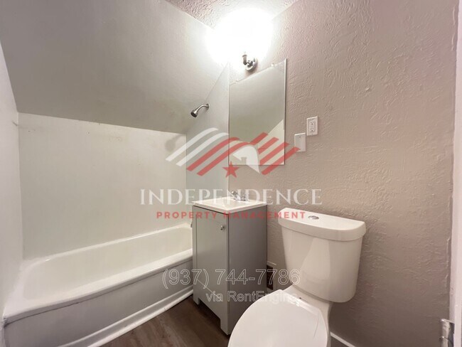 Building Photo - 1548 Lingo St