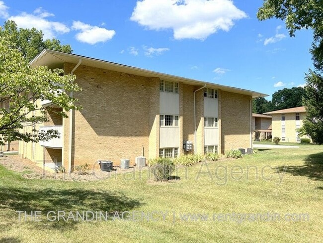 Building Photo - 5260 Crossbow Cir