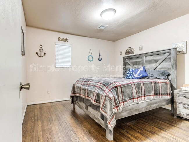 Building Photo - 900 Borum Pl