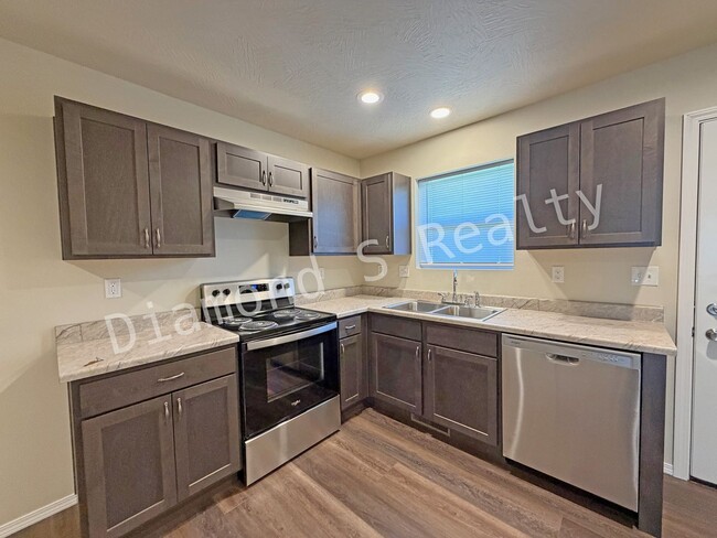 Building Photo - Brand New Build - Conveniently Located near National and Kearney