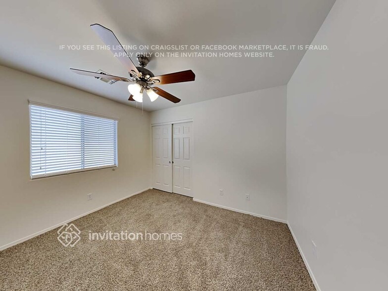 Building Photo - 13737 W Solano Dr