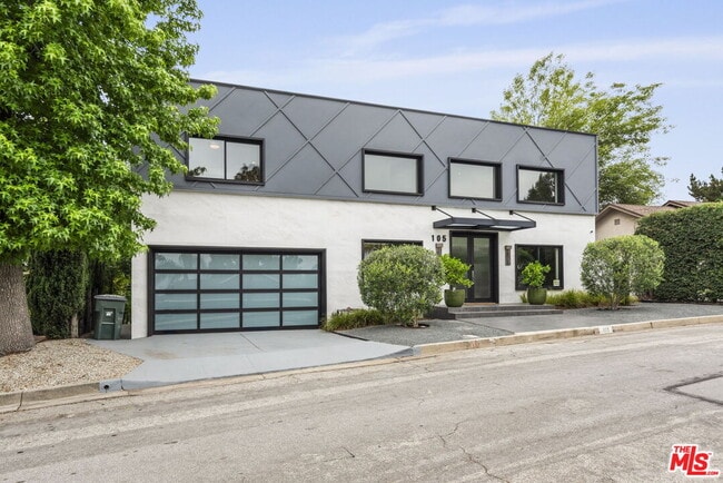 Building Photo - 105 Sequoia Dr