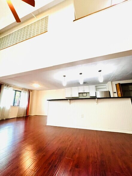 Vaulted Ceilings - 66 N St
