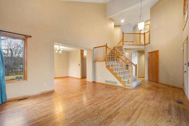 Building Photo - Enjoy the Best of Fort Collins!